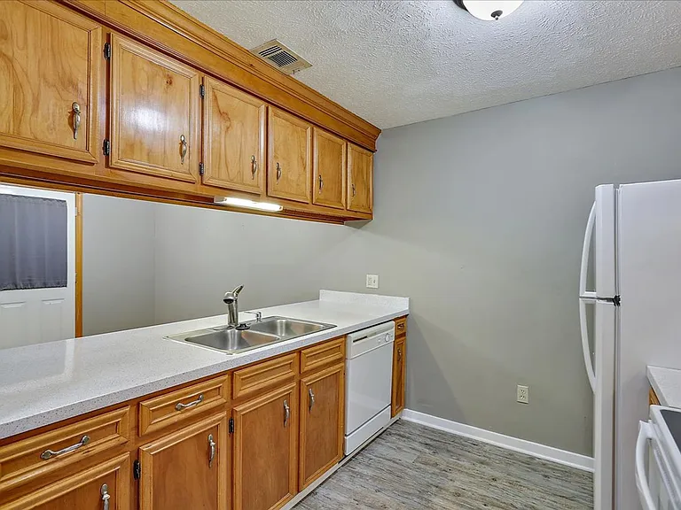 221 Brendalwood Blvd — Photo 10
