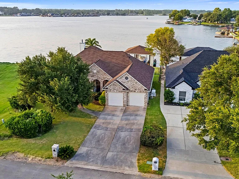 14030 Shoreline Dr — Photo 31