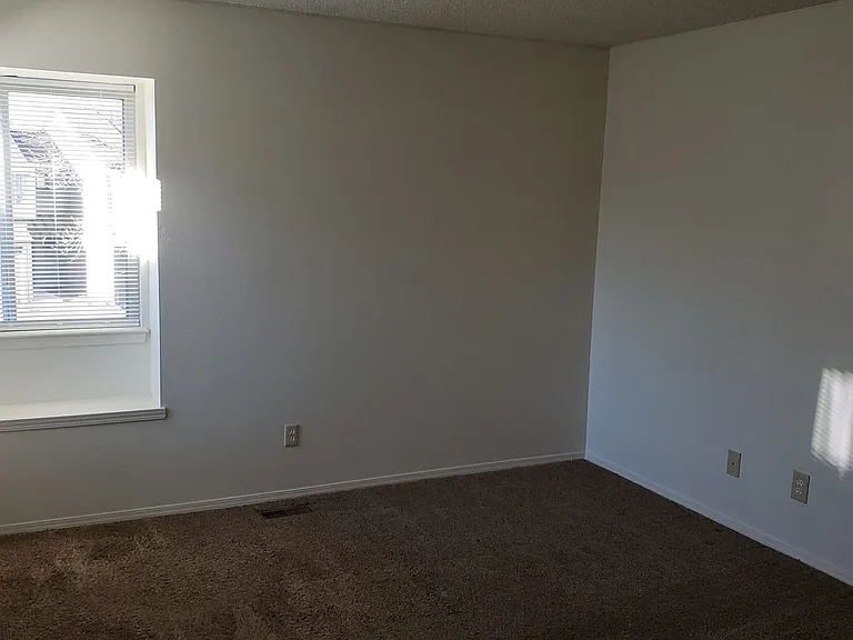3441 Atlantic Dr — Photo 10