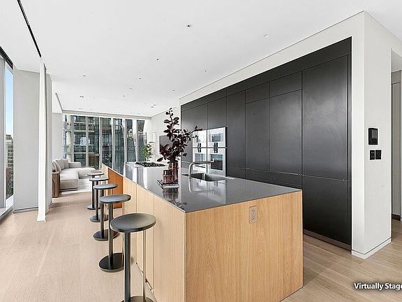 4th image of 515 W 29th St #10