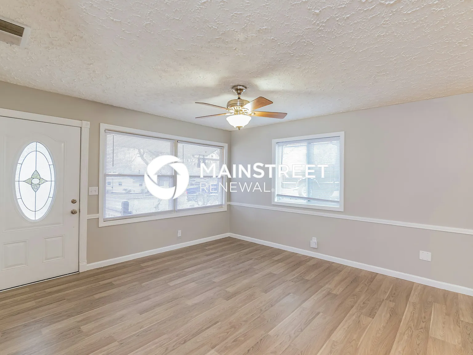 5002 Seville Dr — Photo 3
