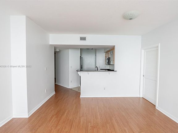 3rd image of 335 Biscayne Blvd #3812