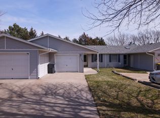 5626 Lancelot Ln, Lincoln, NE 68512