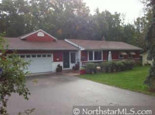 1240 Harbor Ln N, Plymouth, MN 55447