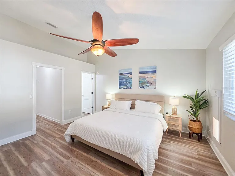 2135 S Flagler Ave — Photo 12