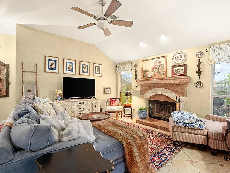 12617 Cinchring Ln — Photo 7