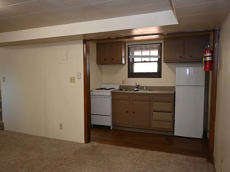Park Apartments — Photo 15