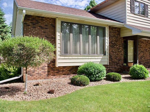3rd image of 114 38th Avenue Cir S