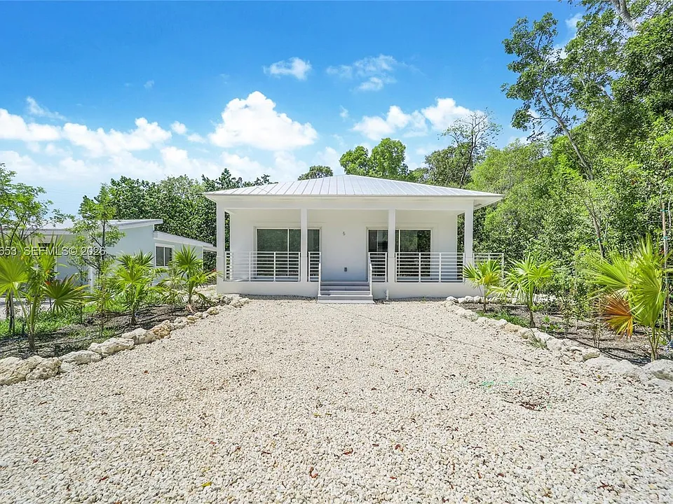 5 Bowen Dr