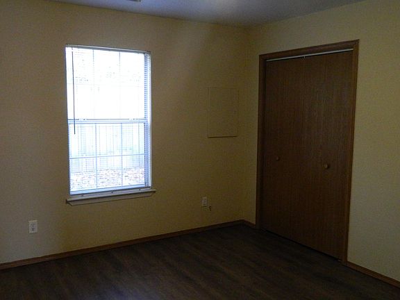 3rd image of 693 W Beck Dr