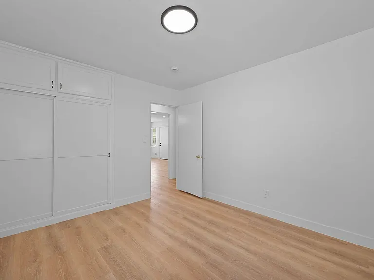 2426 N Buena Vista St #CC — Photo 11