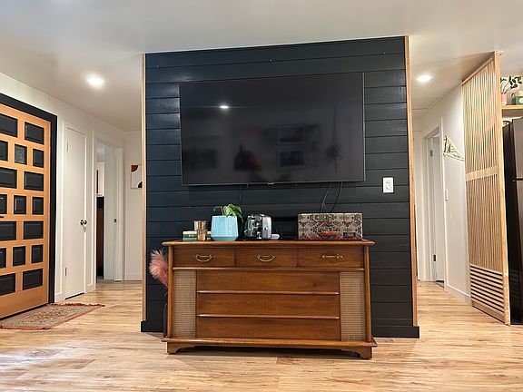 5th image of 25979 Pioneer Way NW