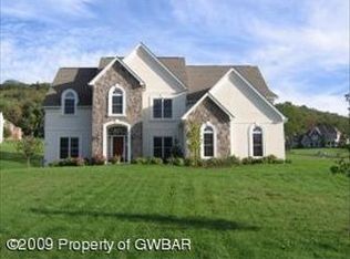 1403 Oak Dr, Shavertown, PA 18708