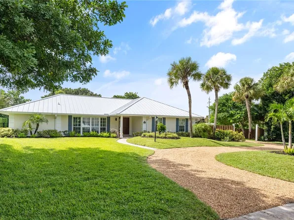 2125 Periwinkle Dr, Vero Beach, FL 32963
