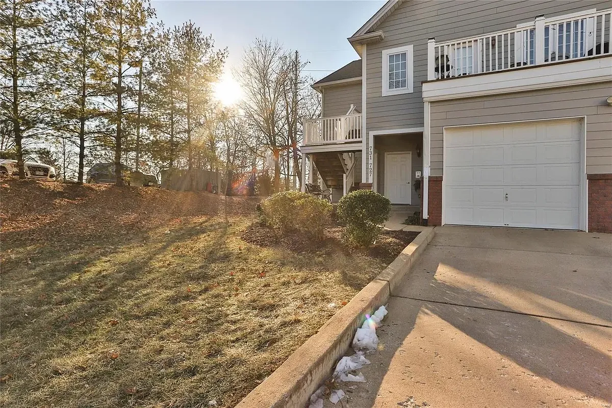 Building Photo - 727 Windberry Ct