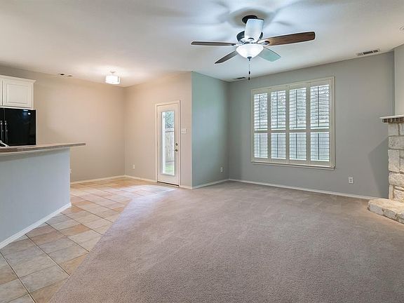 4th image of 1928 Twin Oaks Cir