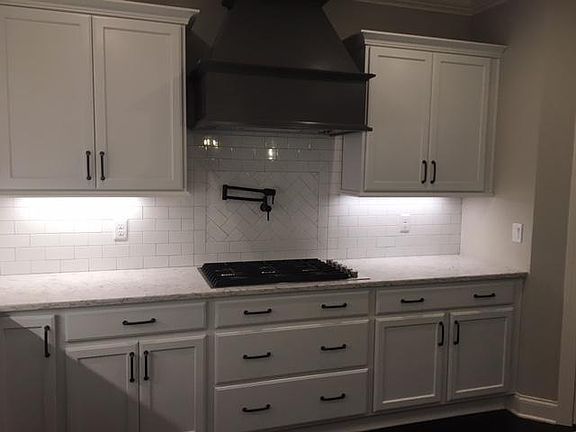 4th image of 7381 Blackstone Dr #20