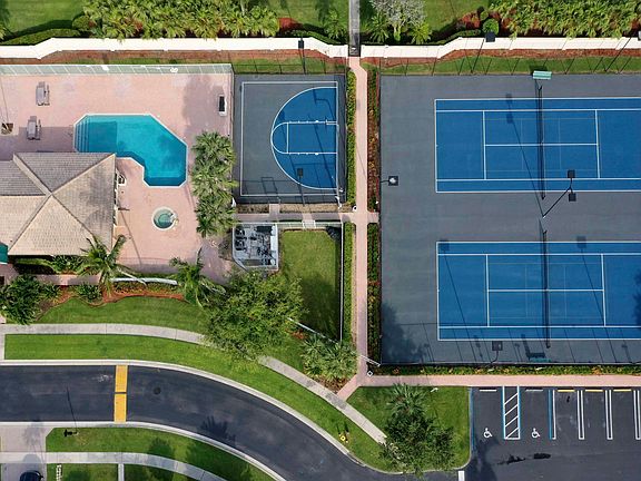 3rd image of 7601 Colony Lake Dr
