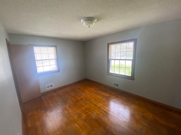 4th image of 15110 E 46th St S #15110