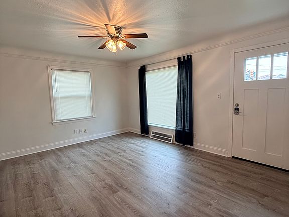 5th image of 3845 W 117th St
