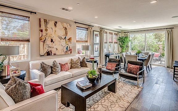 4th image of 521 Encanto Ln