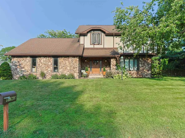51962 Pennyroyal Ln, Granger, IN 46530