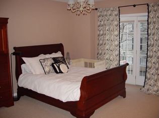 4677 Bayard St APT 101, Pittsburgh, PA 15213