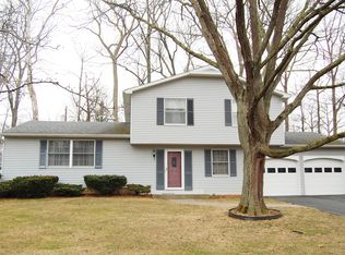 5440 Radcliffe Rd, Sylvania, OH 43560