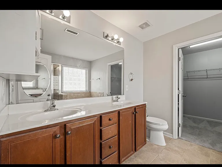 726 Forrest Ln — Photo 8
