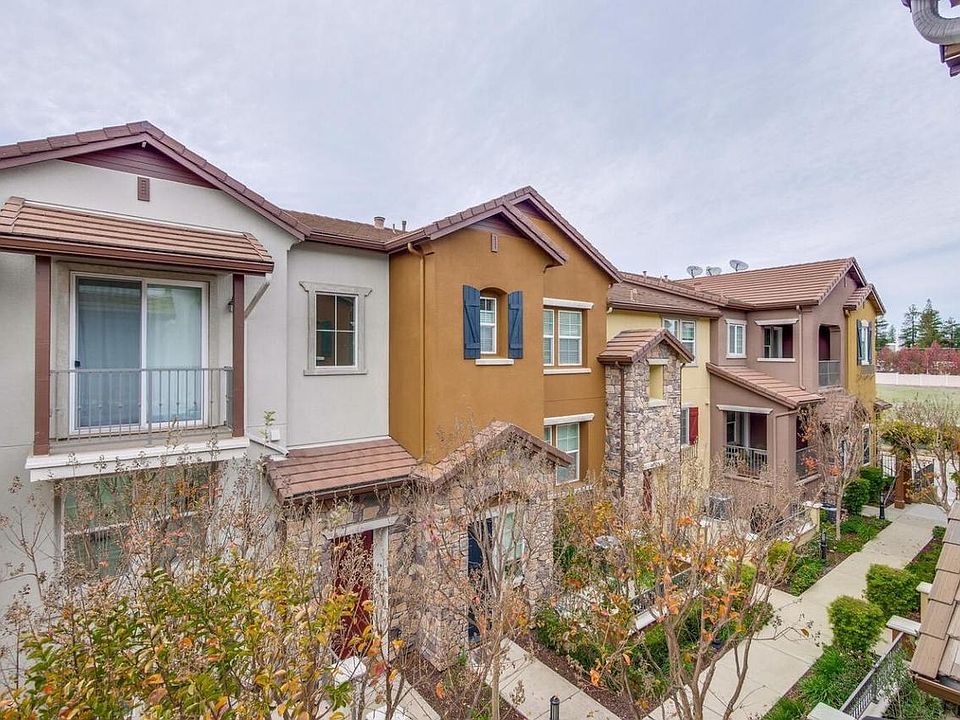 1st image of 489 Torrey Pine Ter #489