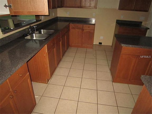 5th image of 2530 Hinsdale Dr