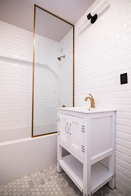 Rented by Nooklyn NYC LLC | media 21