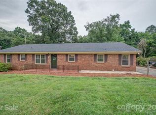 214 Dogwood Dr, Mount Holly, NC 28120