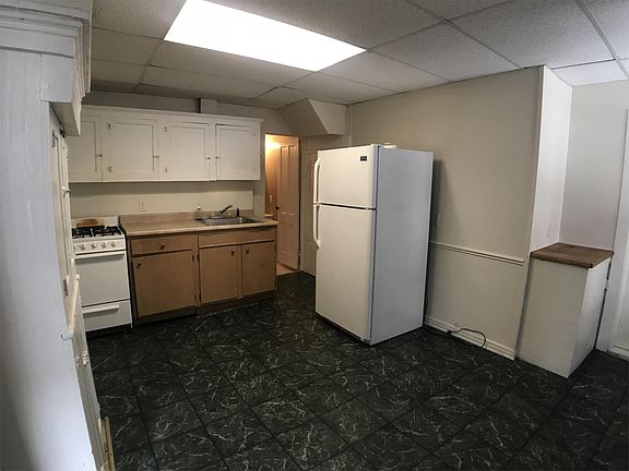 5th image of 10 Lincoln Ave APT 2