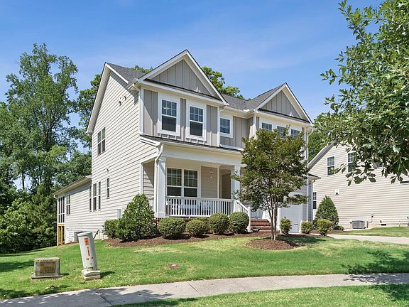 4th image of 709 Hydrangea Field Ct