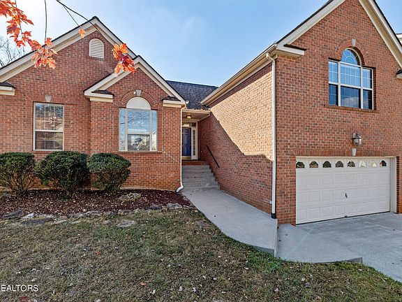 2nd image of 2531 Blue Meadow Ln
