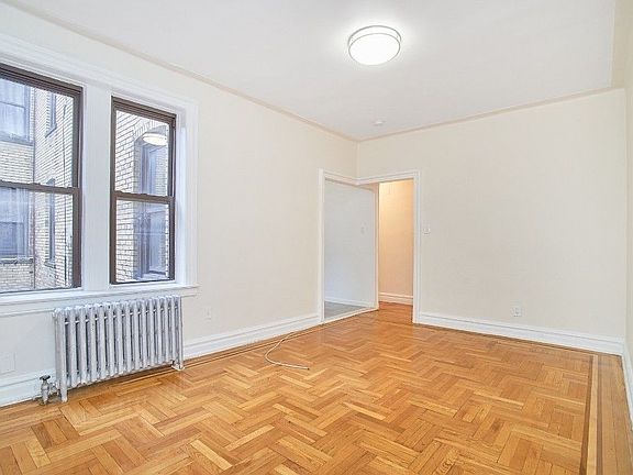 4th image of 3242 33rd St APT B10