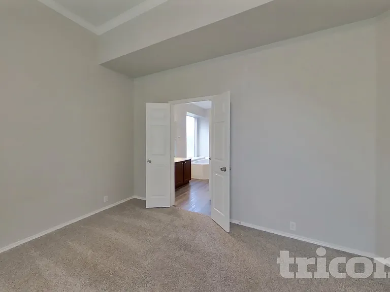 11222 Raveneaux Dr — Photo 8
