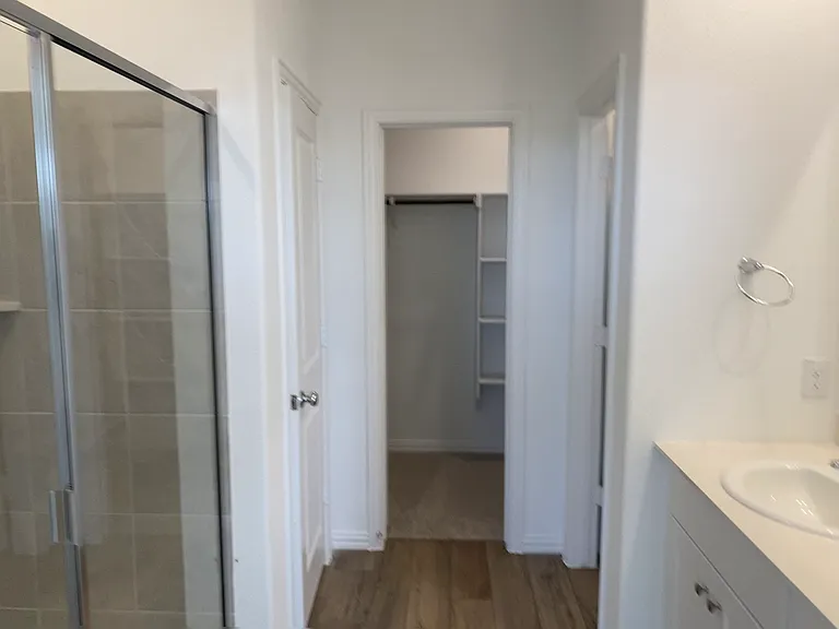 1128 Flameleaf Dr — Photo 8