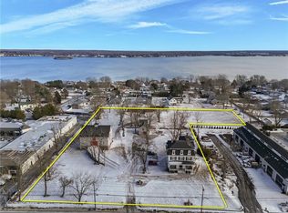 2967 E Main Rd, Portsmouth, RI 02871