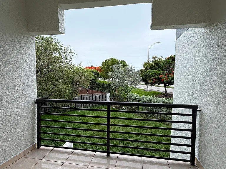 9711 Fontainebleau Blvd — Photo 16