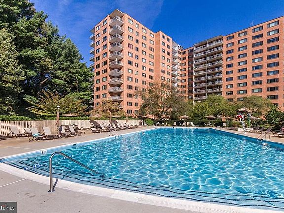5th image of 4200 Cathedral Ave NW #1019E