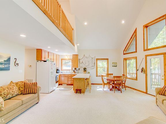 3rd image of 247 Panorama Dr