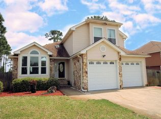 429 Emerald Point Dr, Mary Esther, FL 32569