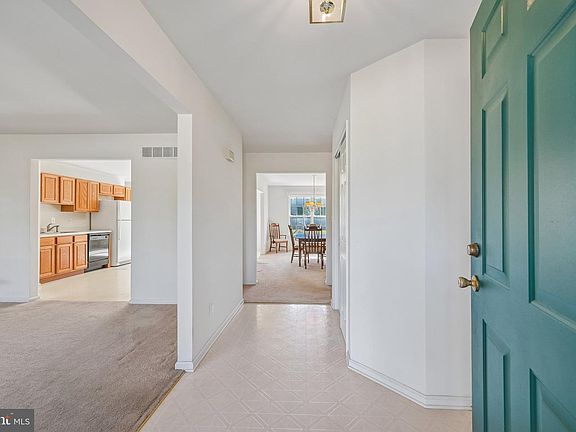 4th image of 64 Peters Ln