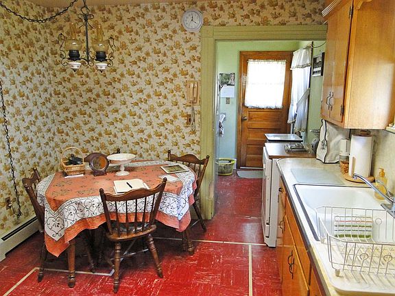 5th image of 7 Alden Pl