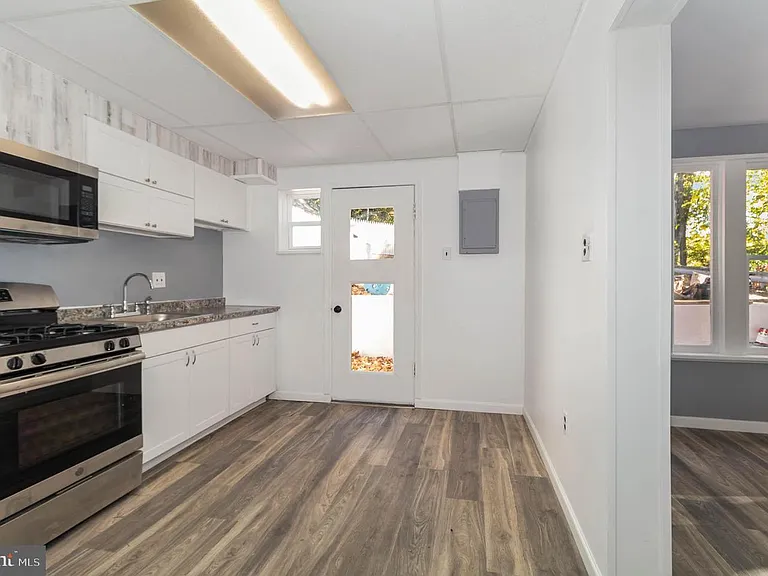 1515 Cameron Ter — Photo 7