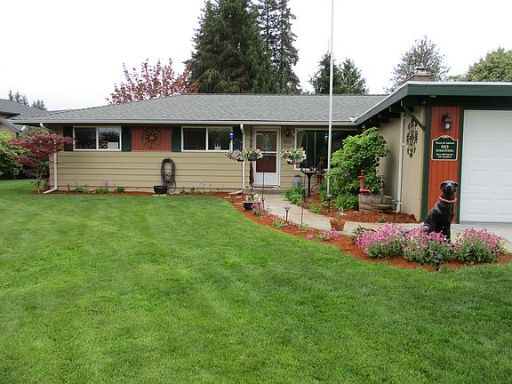 2nd image of 4913 Vista Pl