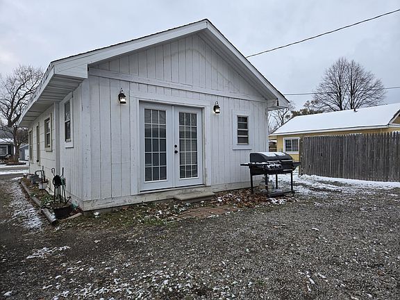 4th image of 6373 Hyde Park St