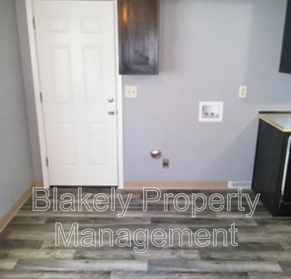 1370 S Vermont Ave #1 — Photo 3